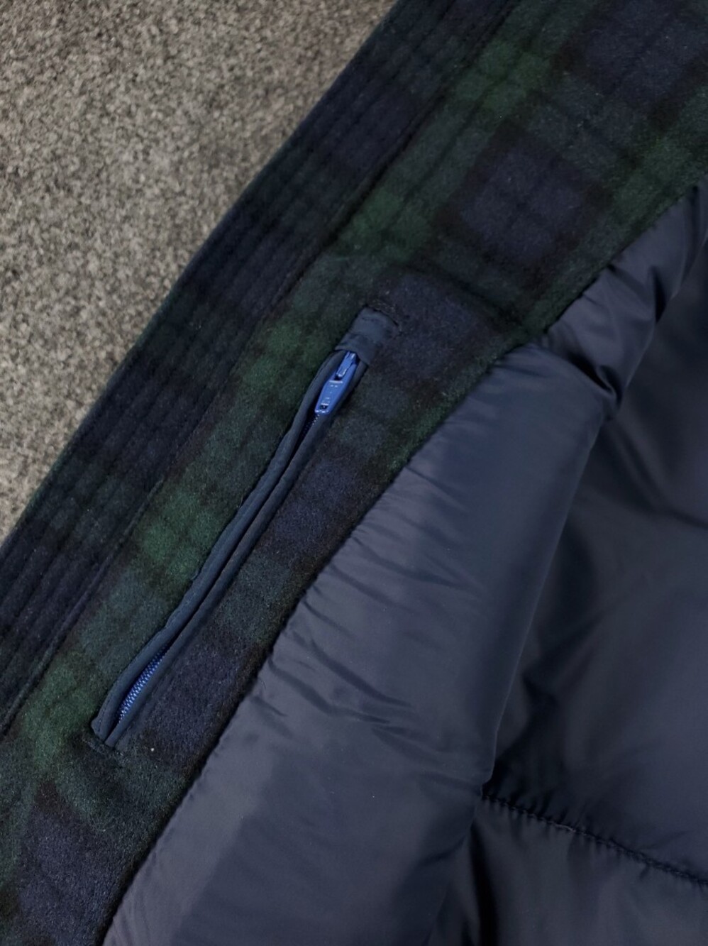 Tommy Hilfiger Wool Goose Down Puffer Vest XL Black Watch Tartan Navy Blue Green - Picture 9 of 13